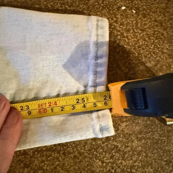 Abercrombie And Fitch  Light Wash Size 2 (26) - Picture 2 of 7